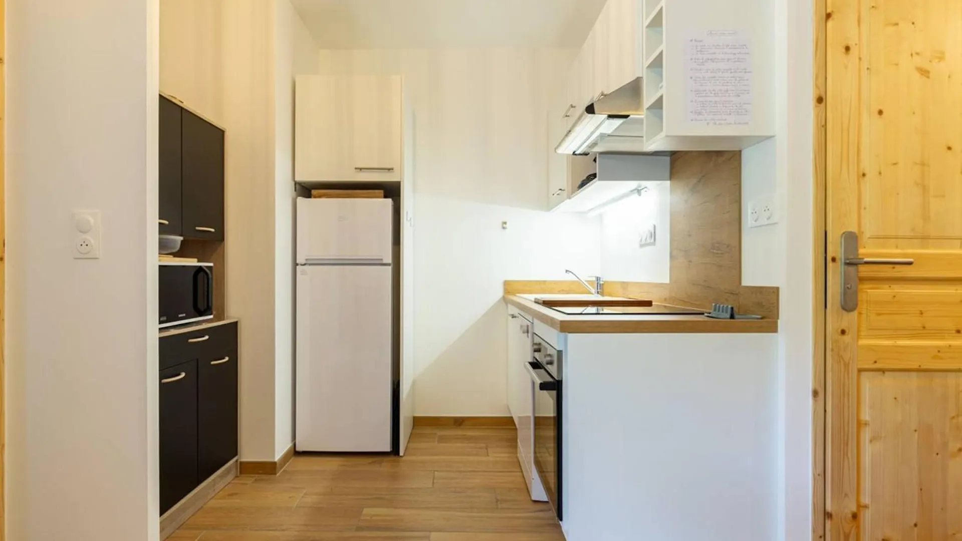 Apartment Appartement 5 Personnes Avec Wifi, Parking, Proche Du Lac A Genos - Fr-1-695-78